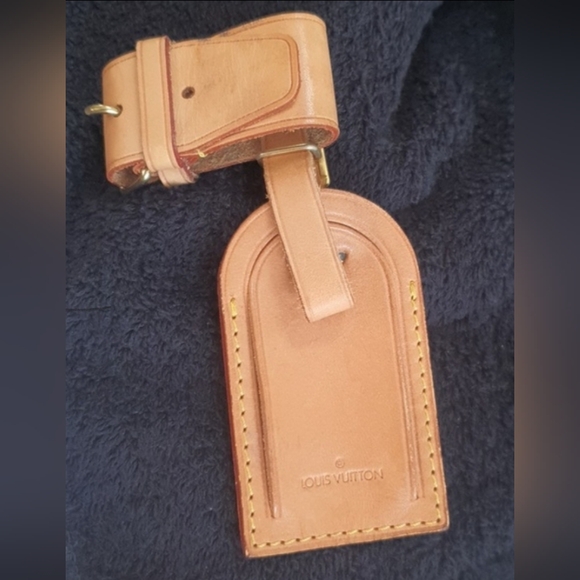 Louis Vuitton Luggage Tag and Poignet. *Authentic * - Picture 10 of 10